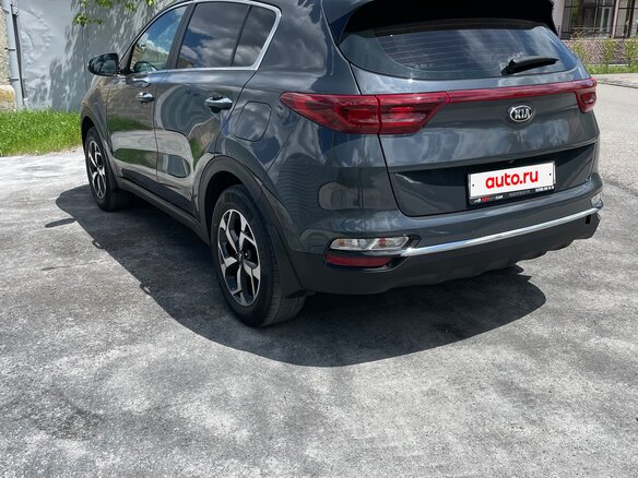 2021 Kia Sportage IV Рестайлинг, серый, 1750000 рублей - вид 2