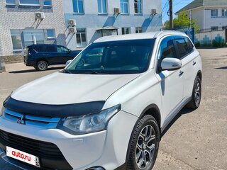 2014 Mitsubishi Outlander III Рестайлинг, белый, 1300000 рублей, вид 1