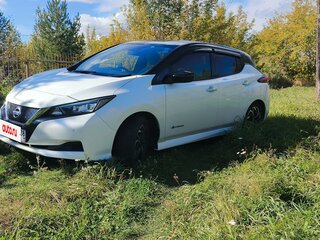 2018 Nissan Leaf II (ZE1), белый, 1680000 рублей, вид 1