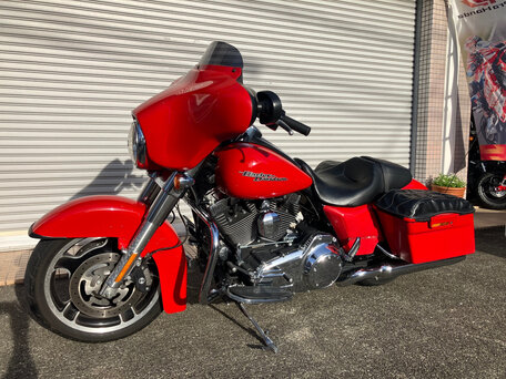 2011 Harley-Davidson Street Glide, красный, 780000 рублей, вид 3