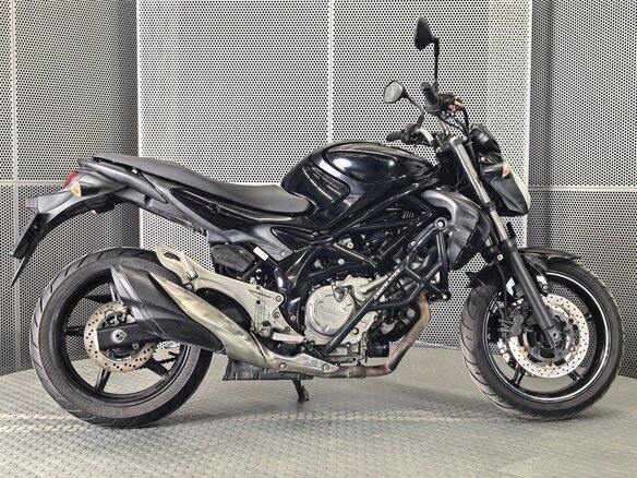 2013 Suzuki SFV 400 Gladius, чёрный, 345000 рублей
