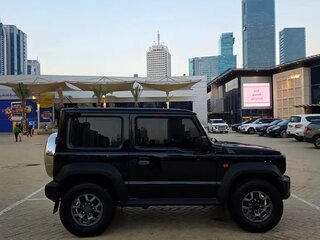 2022 Suzuki Jimny IV, чёрный, 1990000 рублей, вид 2