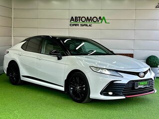 2021 Toyota Camry VIII (XV70) Рестайлинг, белый, 3129000 рублей, вид 3