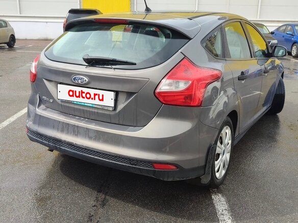 2013 Ford Focus III, коричневый, 700000 рублей - вид 8