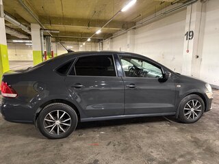 2017 Volkswagen Polo V Рестайлинг, серый, 800000 рублей, вид 3