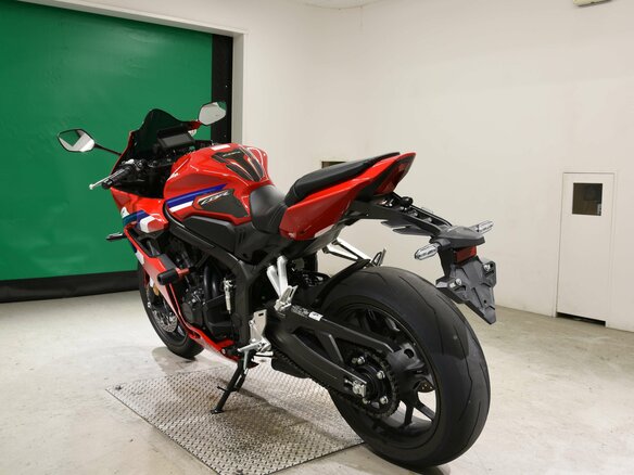 2025 Honda CB 650R, красный, 1020000 рублей - вид 5