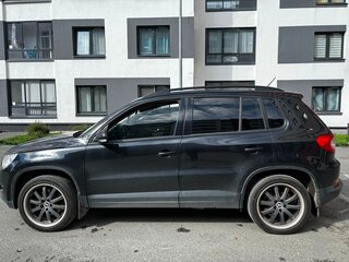 2010 Volkswagen Tiguan I, чёрный, 849999 рублей, вид 4