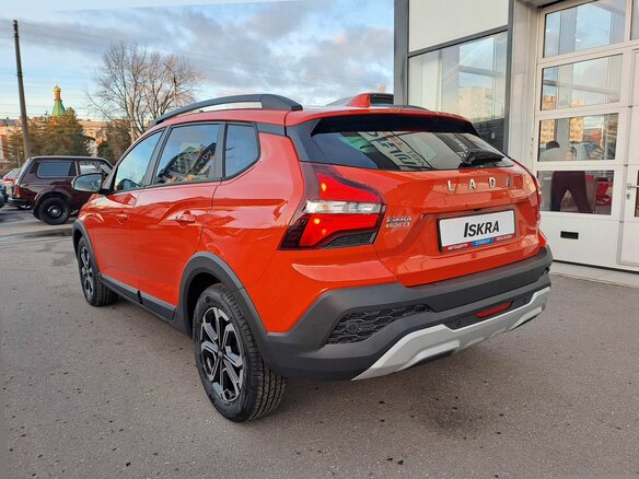 2026 Lada (ВАЗ) Iskra SW Cross, оранжевый, 1857000 рублей - вид 2