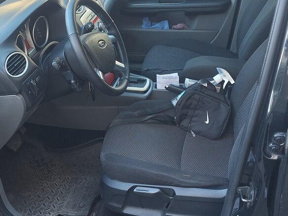 2011 Ford Focus II Рестайлинг, чёрный, 610000 рублей - вид 2