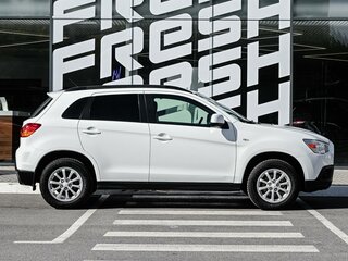 2011 Mitsubishi ASX I, белый, 1029000 рублей, вид 5