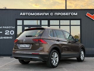 2017 Volkswagen Tiguan II, коричневый, 2275000 рублей, вид 2