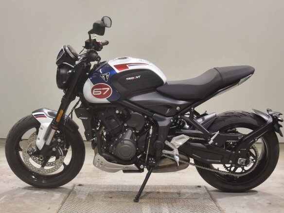 2024 Triumph Trident 660, синий, 950000 рублей - вид 5