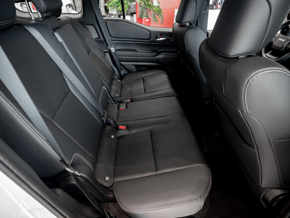 2025 Toyota Land Cruiser Prado 250 Series, белый - вид 31