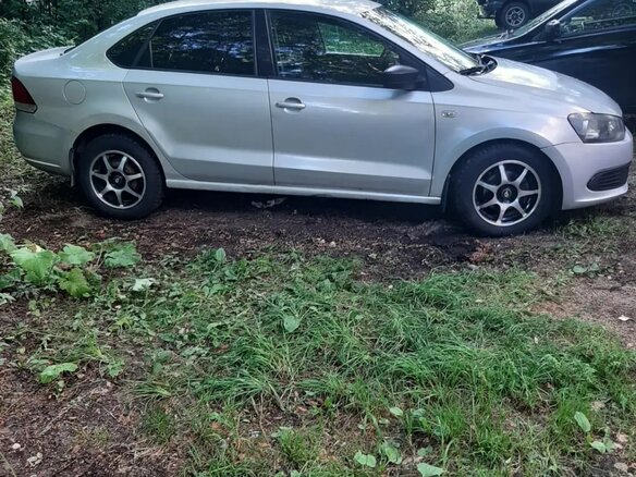 2014 Volkswagen Polo V, бежевый - вид 1