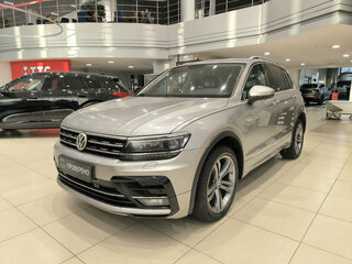 2018 Volkswagen Tiguan II, серебристый, 2700000 рублей, вид 1