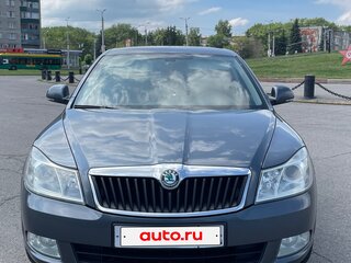 2011 Skoda Octavia II (A5) Рестайлинг, серый, 900000 рублей, вид 3