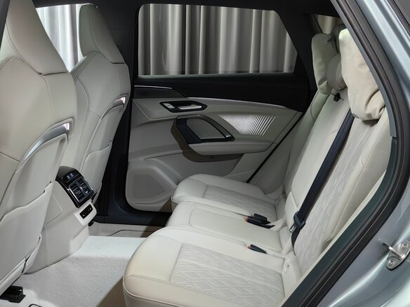 2026 Audi Q5 L III (GU), серебристый, 6585000 рублей - вид 17