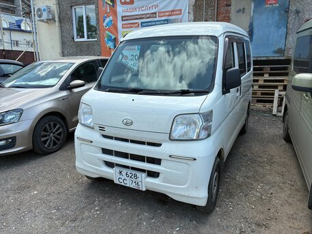2017 Daihatsu Hijet 4AT X, белый, 650000 рублей, вид 2