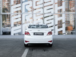 2015 Hyundai Solaris I Рестайлинг, белый, 1220000 рублей, вид 4