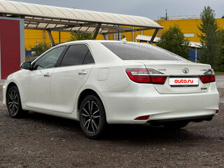 2016 Toyota Camry VII (XV50) Рестайлинг, белый, 1900000 рублей, вид 4