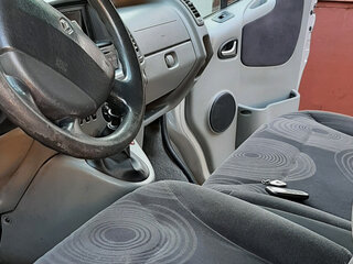 2010 Renault Trafic II Рестайлинг, серебристый, 1300000 рублей, вид 5