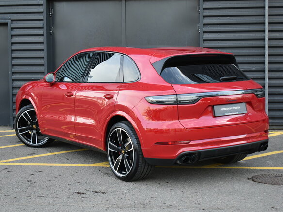 2021 Porsche Cayenne III, красный, 8990000 рублей - вид 4