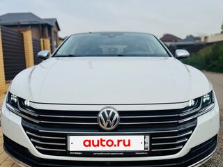 2018 Volkswagen Arteon I, белый, 3200000 рублей, вид 4
