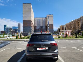 2021 Volkswagen Tiguan II Рестайлинг, серый, 3100000 рублей, вид 3