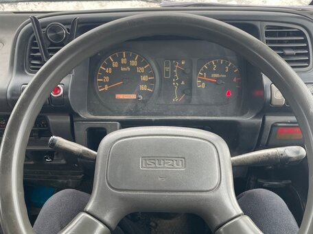 1998 Isuzu Elf (N-series), белый, 2650000 рублей, вид 4