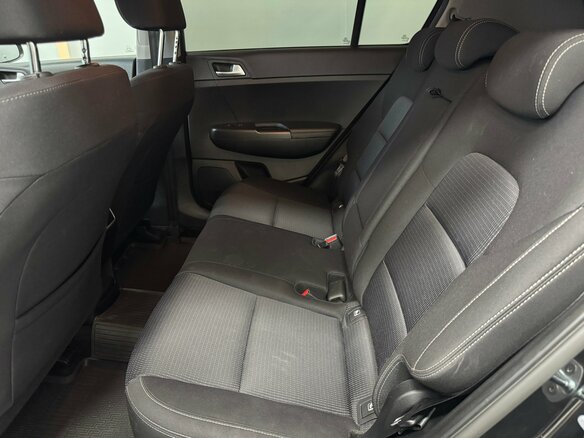 2020 Kia Sportage IV Рестайлинг, чёрный, 2390000 рублей - вид 22