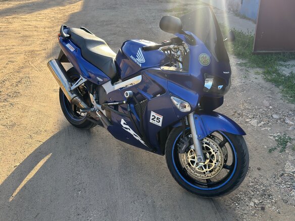 2001 Honda VFR 800, синий, 400000 рублей - вид 2
