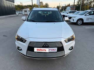 2010 Mitsubishi Outlander II Рестайлинг, белый, 975000 рублей, вид 2