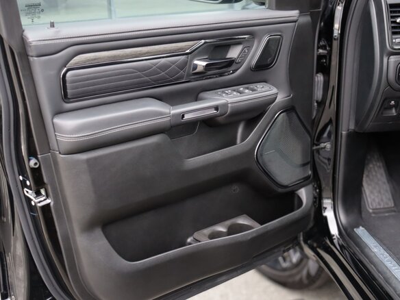 2026 Ram 1500 Crew Cab V Рестайлинг, чёрный, 10750000 рублей - вид 18