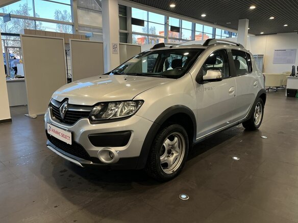 2015 Renault Sandero Stepway II, серебристый, 860000 рублей - вид 6