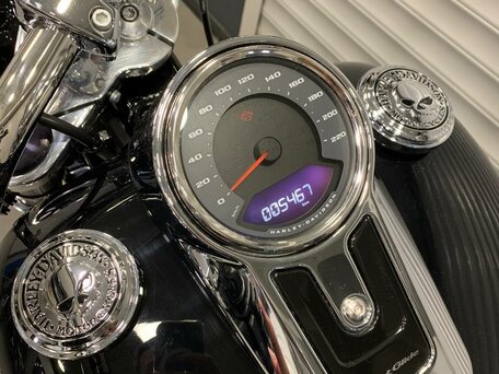 2020 Harley-Davidson Sport Glide, чёрный, 2490000 рублей, вид 3