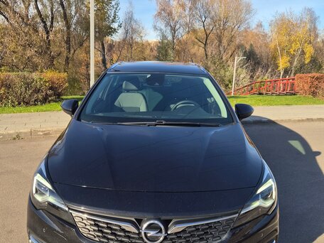 2020 Opel Astra K Рестайлинг, чёрный, 1850000 рублей, вид 2