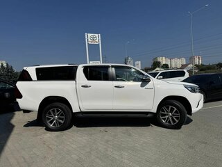 2016 Toyota Hilux VIII, белый, 2610000 рублей, вид 3