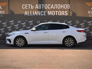 2019 Kia Optima IV Рестайлинг, белый, 1550000 рублей, вид 4