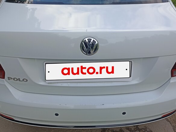 2018 Volkswagen Polo V Рестайлинг, белый, 780000 рублей - вид 5