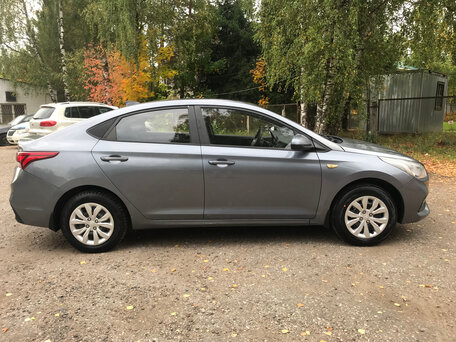 2017 Hyundai Solaris II, серый, 749000 рублей, вид 1