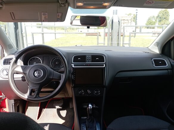 2011 Volkswagen Polo V, красный, 620000 рублей - вид 5