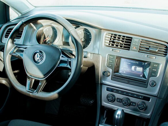 2013 Volkswagen Golf VII, голубой, 990000 рублей - вид 27