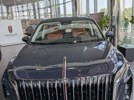 Hongqi HS7 II