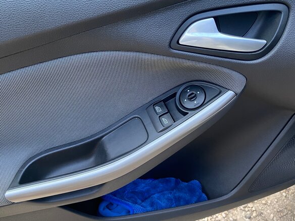 2013 Ford Focus III, белый, 720000 рублей - вид 9