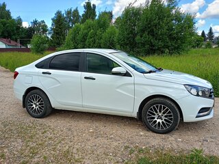 2017 Lada (ВАЗ) Vesta I, белый, 690000 рублей, вид 4