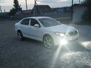 2012 Skoda Octavia II (A5) Рестайлинг, белый, 650000 рублей, вид 5
