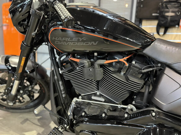 2018 Harley-Davidson FXDR 114, чёрный, 2400000 рублей - вид 8