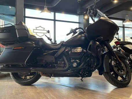 2021 Harley-Davidson Road Glide Limited, чёрный, 3950000 рублей, вид 2