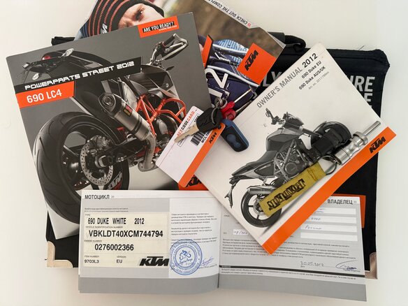 2012 KTM 690 Duke, белый, 425000 рублей - вид 13