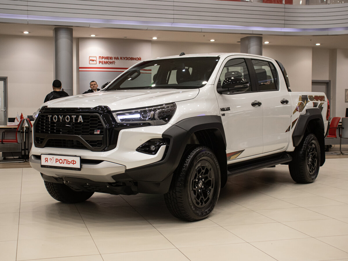 Открыть фотографии: Toyota Hilux VIII Рестайлинг 2